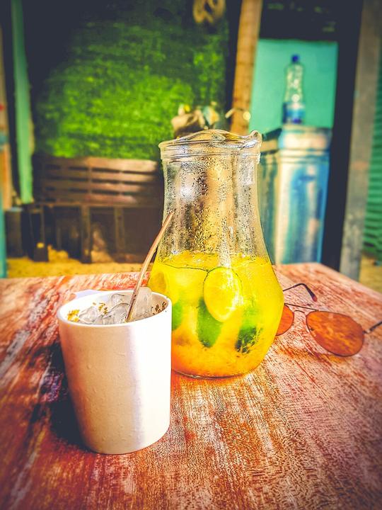 Imagen de Tereré, mate frío con yuyos